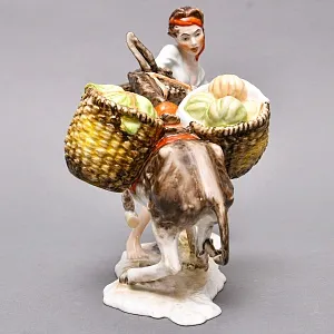 Редкость! Фарфоровая статуэтка «Мальчик и осел», KAISER Германия, 1970 - 1979 годы.