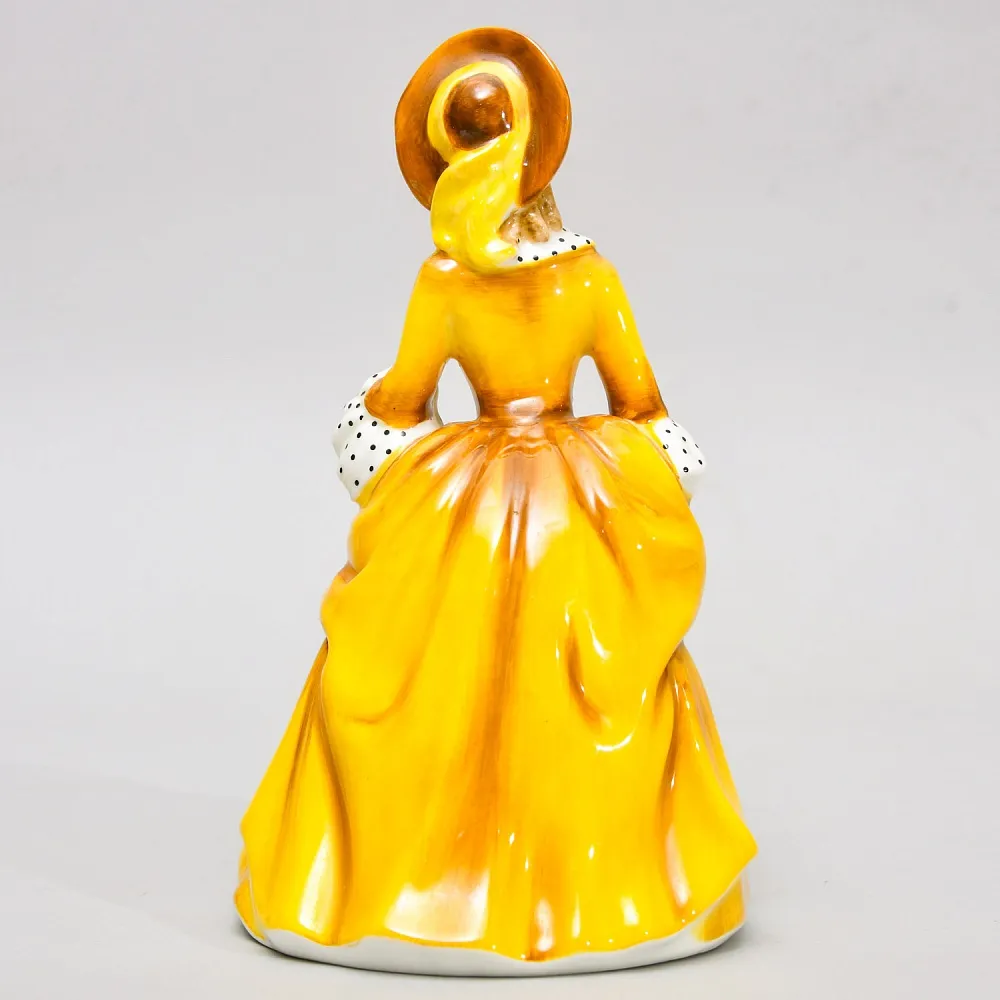 Коллекционная Фарфоровая статуэтка «Девушка в желтом платье. Сандра»,  Royal Doulton Англия.