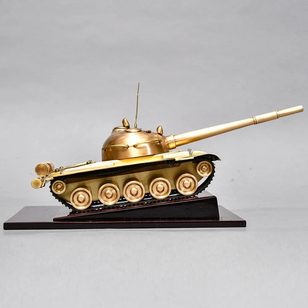 Редкость! Памятный Подарок - Большая Кабинетная модель «Танк Т-55» Латунь, СССР - 1970 год.