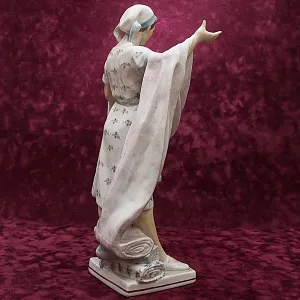 Редкая! Большая Авторская Фарфоровая статуэтка «ТКАЧИХА», Россия ДФЗ - Дулево. 