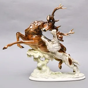 Коллекционная Фарфоровая статуэтка «Охота. Олень и собака», Hutschenreuther Германия.