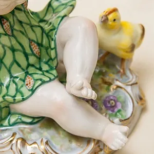 Коллекционная Фарфоровая статуэтка «Девочка-Ангел и Цыпленок» SANDIZELL Германия.