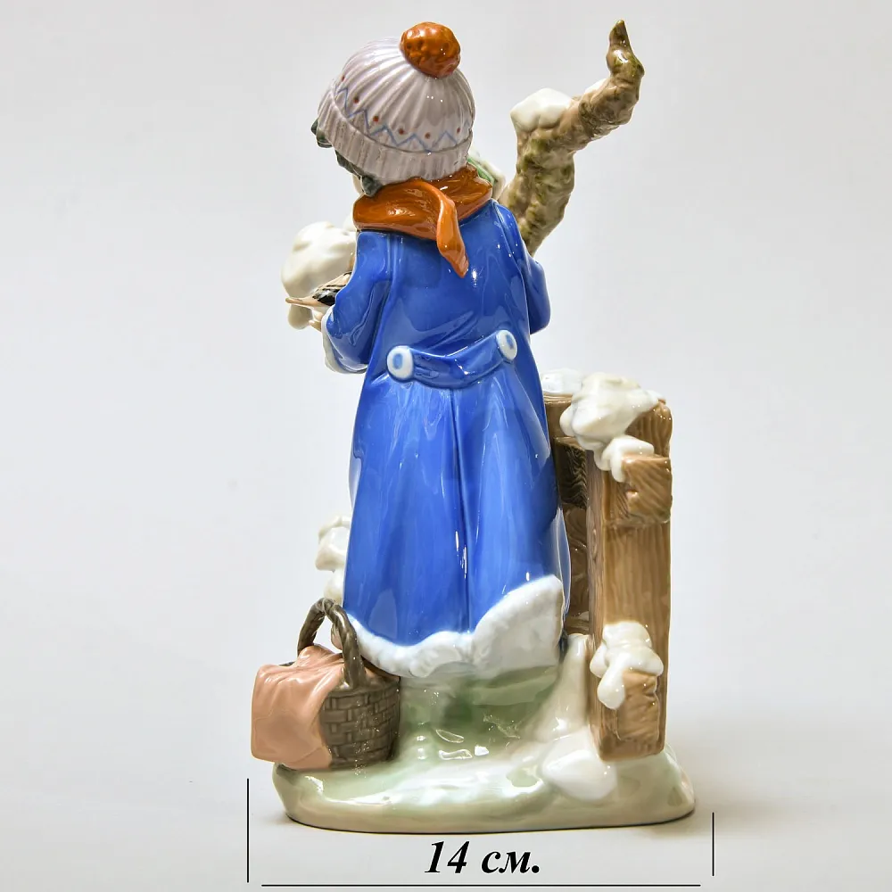 Коллекционная Фарфоровая статуэтка «Морозная зима или Девочка с птицей», Lladro Испания, 1985 год.