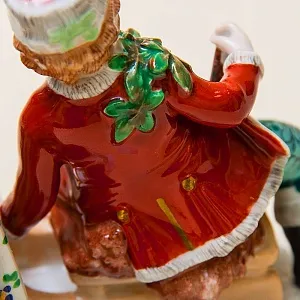 Фарфоровая статуэтка «Дети - Маленькие помощники» SP Dresden, Германия середина ХХ века.