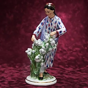 Редкость! Авторская Фарфоровая статуэтка «Узбечка с хлопком», ЛФЗ СССР 1955 год. 