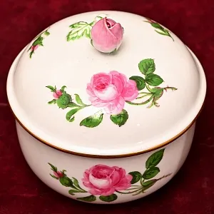 Фарфоровая Сахарница - Бонбоньерка - Шкатулка «РОЗА МЕЙСЕНА», MEISSEN Германия, середина ХХ века.