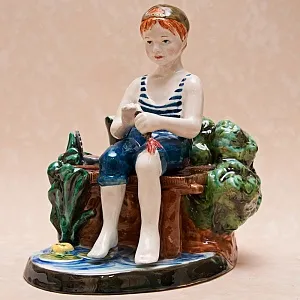 Большая Фаянсовая Статуэтка «Юный Рыбак», Конаковский Фаянс, Россия.