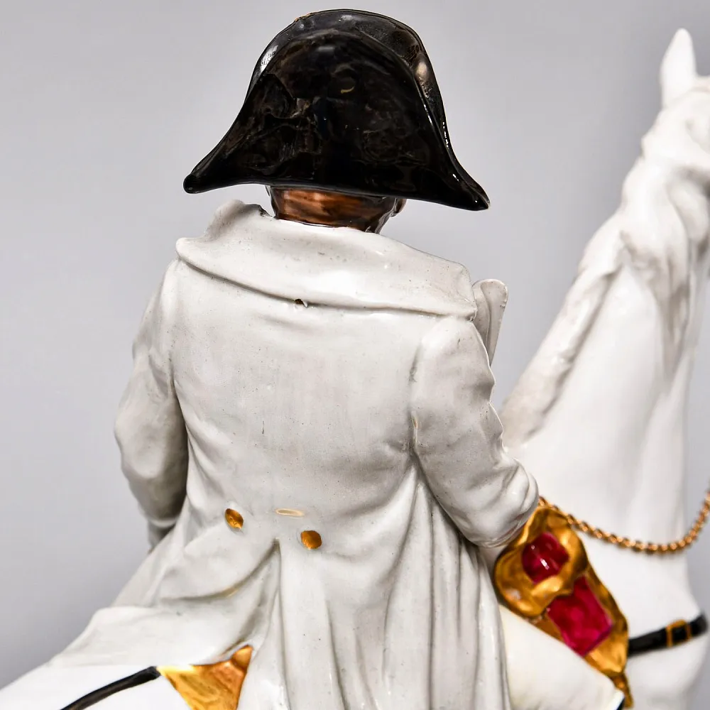 Редкая Коллекционная статуэтка «Наполеон Бонапарт на коне», Фарфор Scheibe - Alsbach Германия.