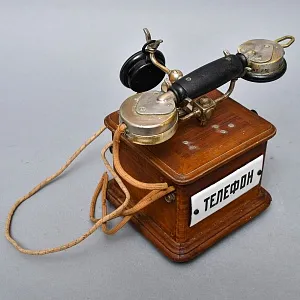 Антикварный Настольный Телефонный аппарат - Телефон «La Telephone - Phono Prive», Франция -1915 год.