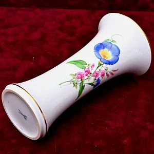 Коллекционная Фарфоровая Ваза «КОЛОКОЛЬЧИК» , MEISSEN Германия, первая половина ХХ века.