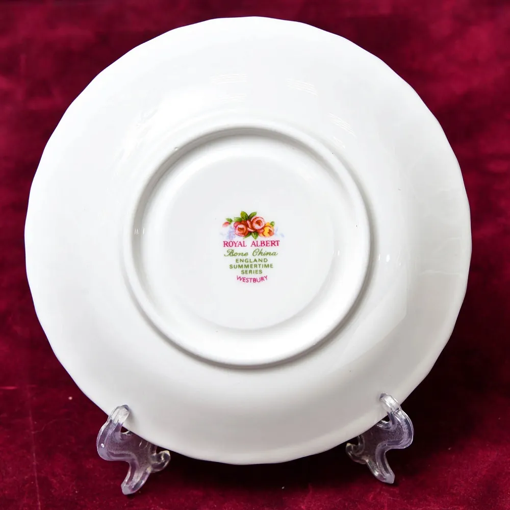 Коллекционная Фарфоровая Чайная пара «WESTBURY», ROYAL ALBERT Англия, вторая половина ХХ века.