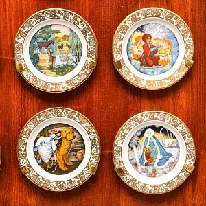 Набор Фарфоровых тарелок «Домик сказок», The FRANKLIN Porcelain США - 1979 год.