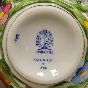 Винтажная Шкатулка - Бонбоньерка «Ягодки - Цветочки», прорезной фарфор HEREND, Венгрия 80-е гг.