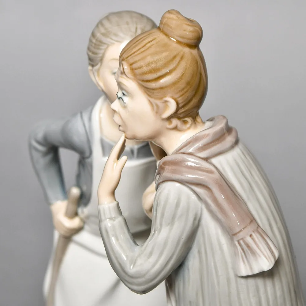  Коллекционная Фарфоровая статуэтка «Сплетницы», Lladro / Лядро Испания, 1978 - 1985 годы.