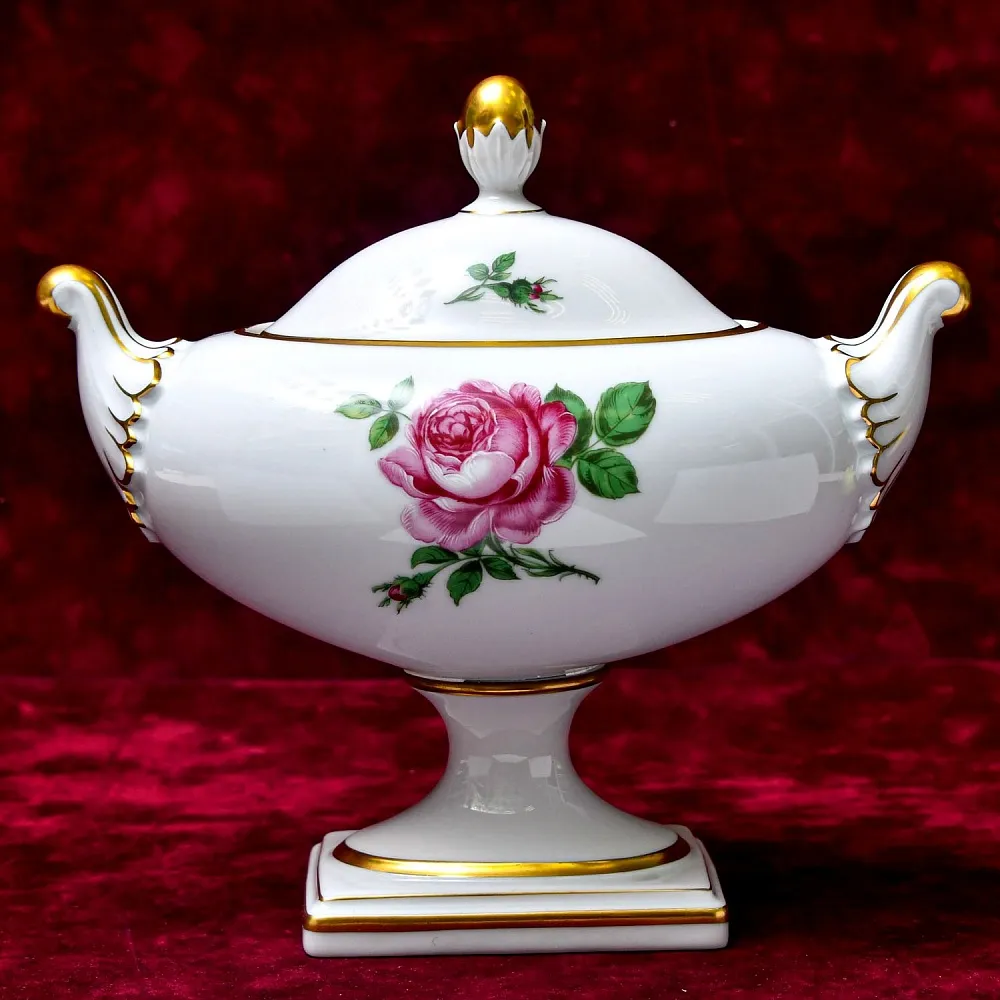 Коллекционная Фарфоровая Вазон - Ваза с крышкой «Мускусная Роза», KAISER, Германия - 1979 год.