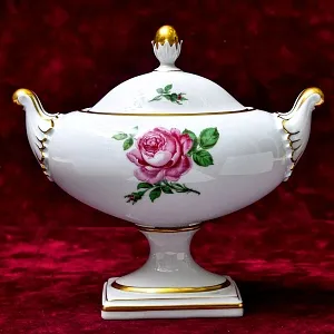 Коллекционная Фарфоровая Вазон - Ваза с крышкой «Мускусная Роза», KAISER, Германия - 1979 год.