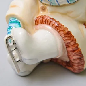 Авторская Коллекционная Фарфоровая Статуэтка «Первые Коньки», Россия.