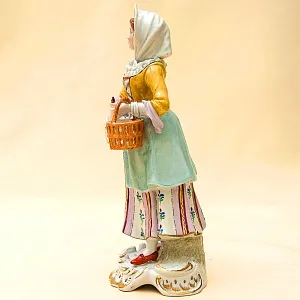 Редкость!!! Фарфоровая Статуэтка «Девушка с гусем» Н-23,5см. SITZENDORF  Германия