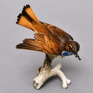 Коллекционная Фарфоровая статуэтка «Птица. Варакушка c добычей», Hutschenreuther Германия.