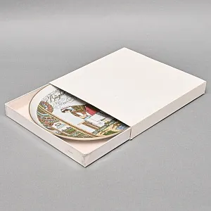 Коллекционная Тарелка «Ремесла. Глажение», Фарфор, Hutschenreuther Германия - 1987 год. 