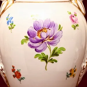 Фарфоровая Ваза в стиле Ампир, SP Dresden Германия, середина ХХ века.