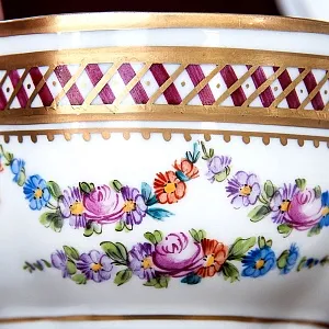 Редкость! Коллекционная Шкатулка-Бонбоньера «Грация» Фарфор SP Dresden Германия.