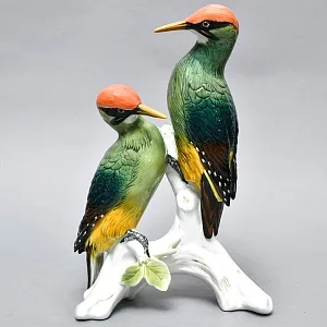 Большая Фарфоровая Статуэтка «Пара птиц - Зелёный Дятел», Карл Энс / Karl Ens, Германия.