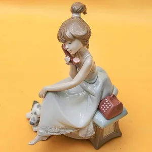 Фарфоровая Статуэтка «Телефонный Разговор» Lladro, Daisa, Испания - 1987 год.