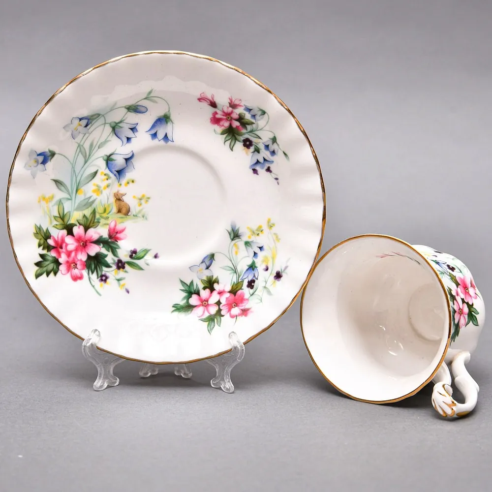 Коллекционная Фарфоровая Кофейная пара «Букет с колокольчиками», ROYAL ALBERT Англия.