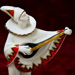 Редкая! Коллекционная Фарфоровая Статуэтка «Пьеро - Менестрель», GOEBEL Германия - 1986 год.