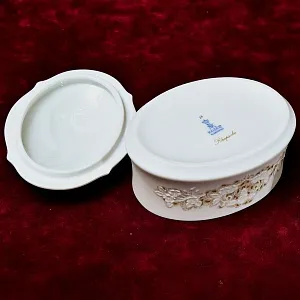 Коллекционная Шкатулка - Бонбоньерка «Рапсодия», фарфор KAISER Германия - 1979 год.