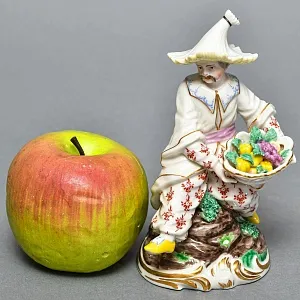 Редкая Фарфоровая статуэтка «Китайский продавец фруктов», Nymphenburg Германия, 50-е гг.