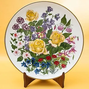 Коллекционная Тарелка «ЦВЕТЫ ИЮНЯ» Фарфор, WEDGWOOD, Англия -1978 год.