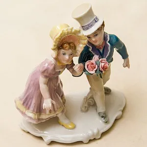 Редкость!!! Фарфоровая Статуэтка «Букет для Мамы», Карл Энс / Karl Ens, Германия, 30-е гг.