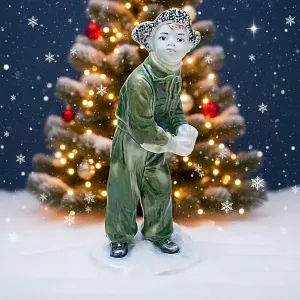 Редкость! Коллекционная статуэтка «Мальчик со снежком», Фаянс ЗиК Конаково, СССР 50-е годы. 