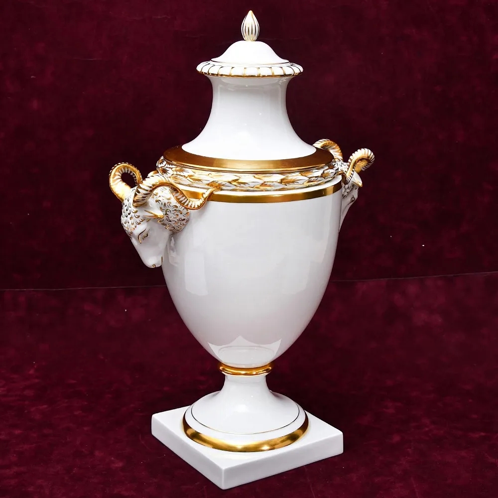 Коллекционный Фарфоровый Вазон - Ваза с крышкой в стиле АМПИР, Furstenberg Германия.