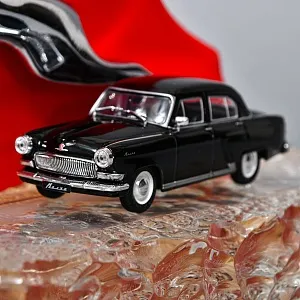 «Волга ГАЗ -21 Олень» - Памятный Подарок - Настольный Сувенир, Металл, Оргстекло - СССР.