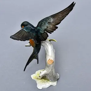 Коллекционная статуэтка «Птица. Ласточка на ветке», Фарфор Hutschenreuther Германия, 70-е годы ХХ века. 