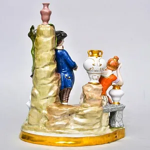 Коллекционная Фарфоровая статуэтка «Игра на волынке», SITZENDORF Германия.