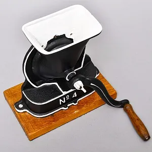 Большая Антикварная Чугунная Ручная Механическая Мельница №4, SALZBURG Австрия начало ХХ века.