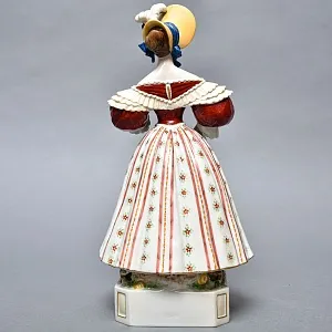 Коллекционная статуэтка «Модница в шляпке», Фарфор, SITZENDORF Германия, первая половина ХХ века.