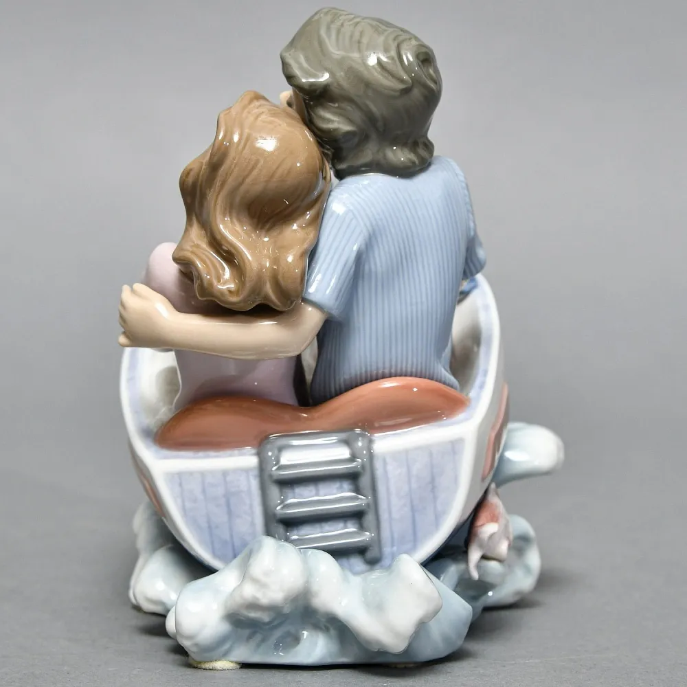 Коллекционная Фарфоровая статуэтка «Двое в лодке», Lladro Испания - 1992 год.