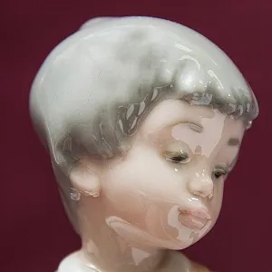 Коллекционная Фарфоровая статуэтка «Маленький футболист» NAO by Lladro, Daisa, Испания -1988 год.