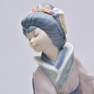 Редкость!!! Коллекционная Фарфоровая Статуэтка «Мичико. Японская девушка с корзиной цветов», Lladro Испания.