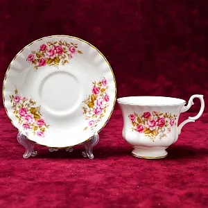 Коллекционная Фарфоровая Чайная пара «Розовая Роза», ROYAL ALBERT Англия, вторая половина ХХ века.