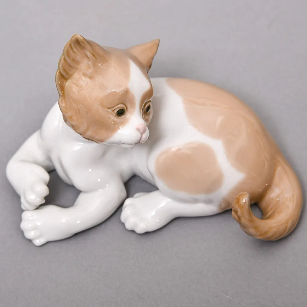 Коллекционная Фарфоровая статуэтка «Кошка - Удивленный котенок», Lladro Испания.