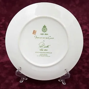 Коллекционная Тарелка «Февраль» Фарфор, ROYAL WORCHESTER, Англия -1979 год.