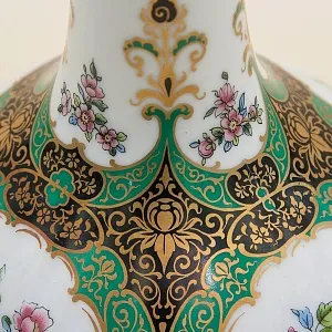 Коллекционная Ваза из серии «Манчжурия» KAISER Германия Н-28см.