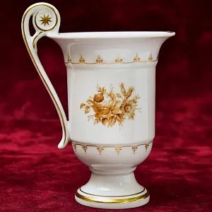 Классическая Фарфоровая Пара «Цветочное Золото» для Горячего Шоколада или Какао, KAISER Германия - 1979 год.