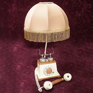 Дизайнерская Электрическая Настольная Лампа Светильник «Ретро Телефон».